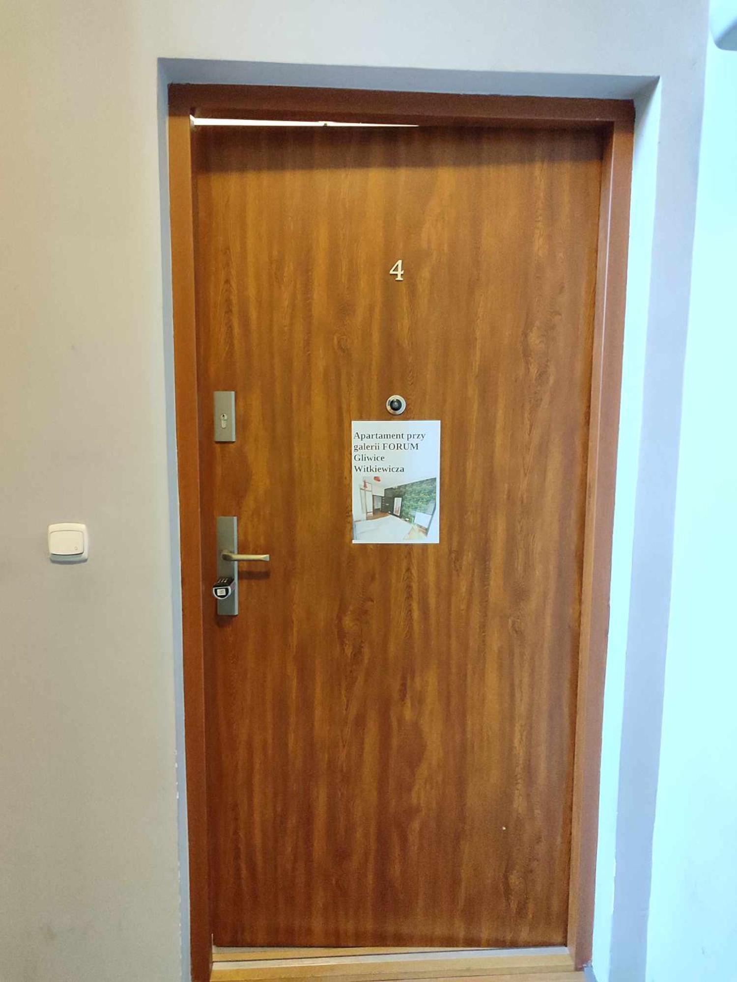 Apartament Przy Galerii Forum Gliwice Witkiewicza Exterior foto